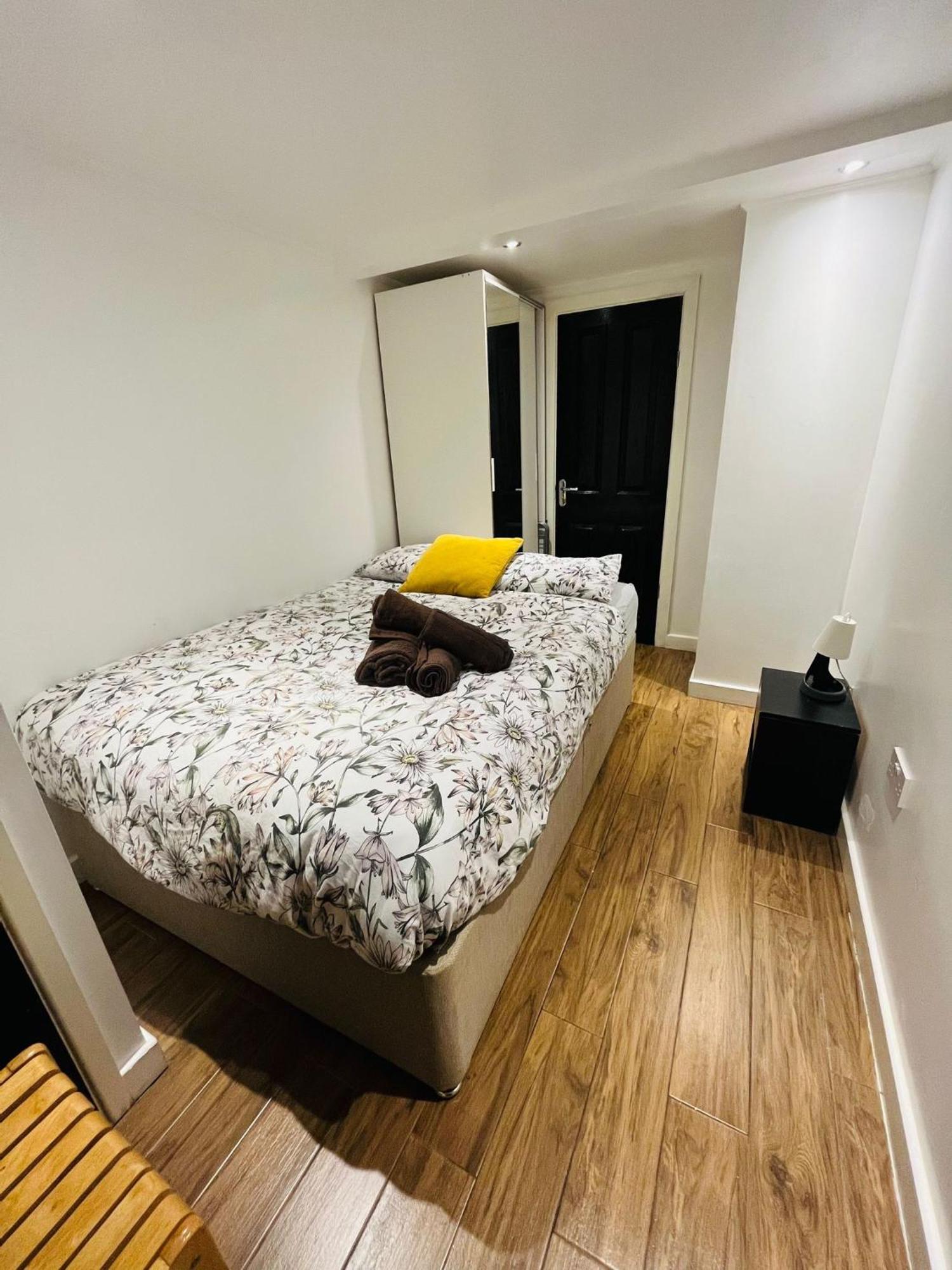לונדון Exclusive Private One Bedroom Suite מראה חיצוני תמונה
