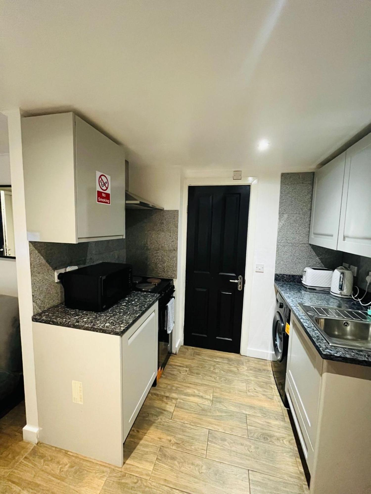 לונדון Exclusive Private One Bedroom Suite מראה חיצוני תמונה