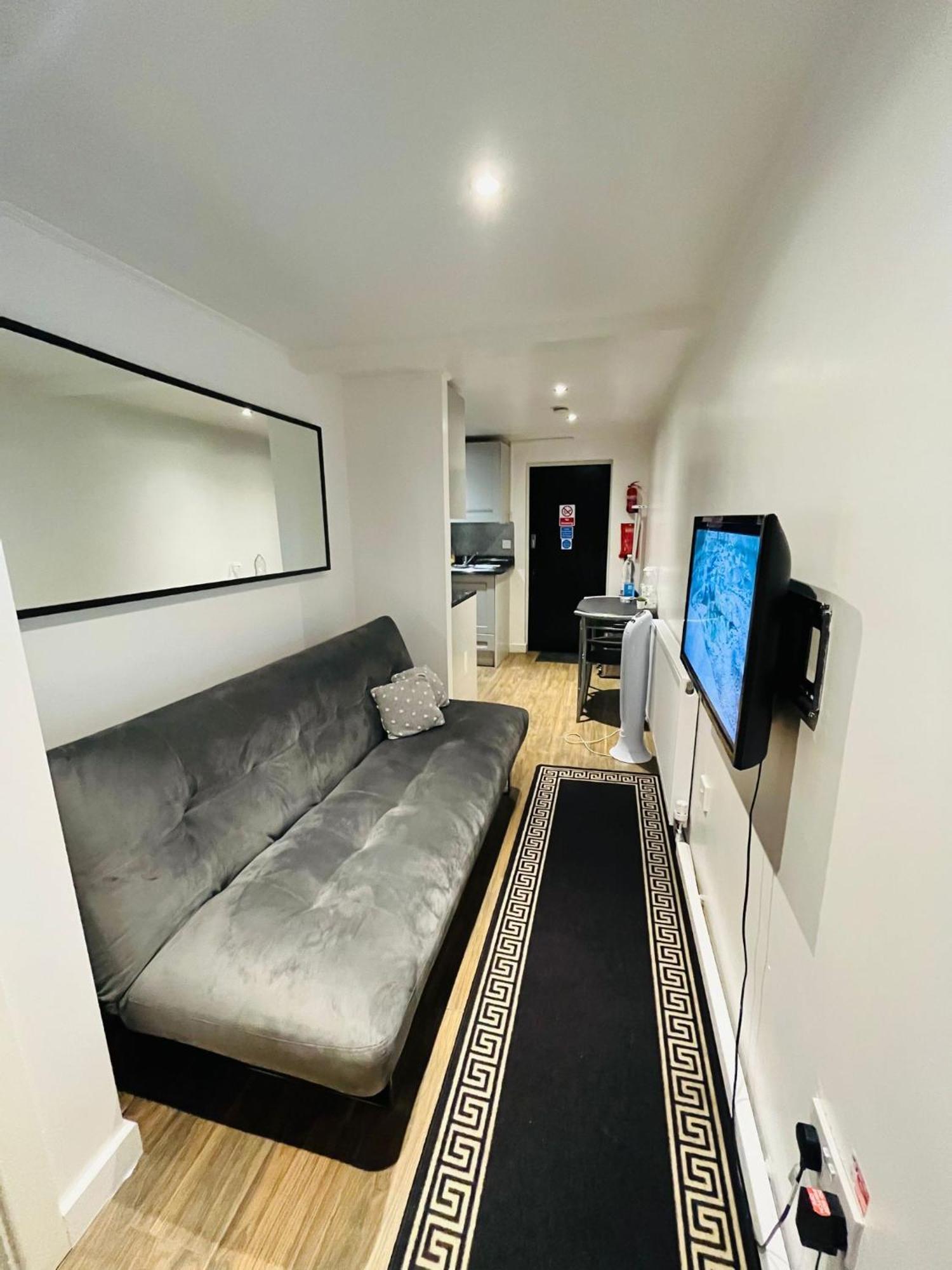 לונדון Exclusive Private One Bedroom Suite מראה חיצוני תמונה